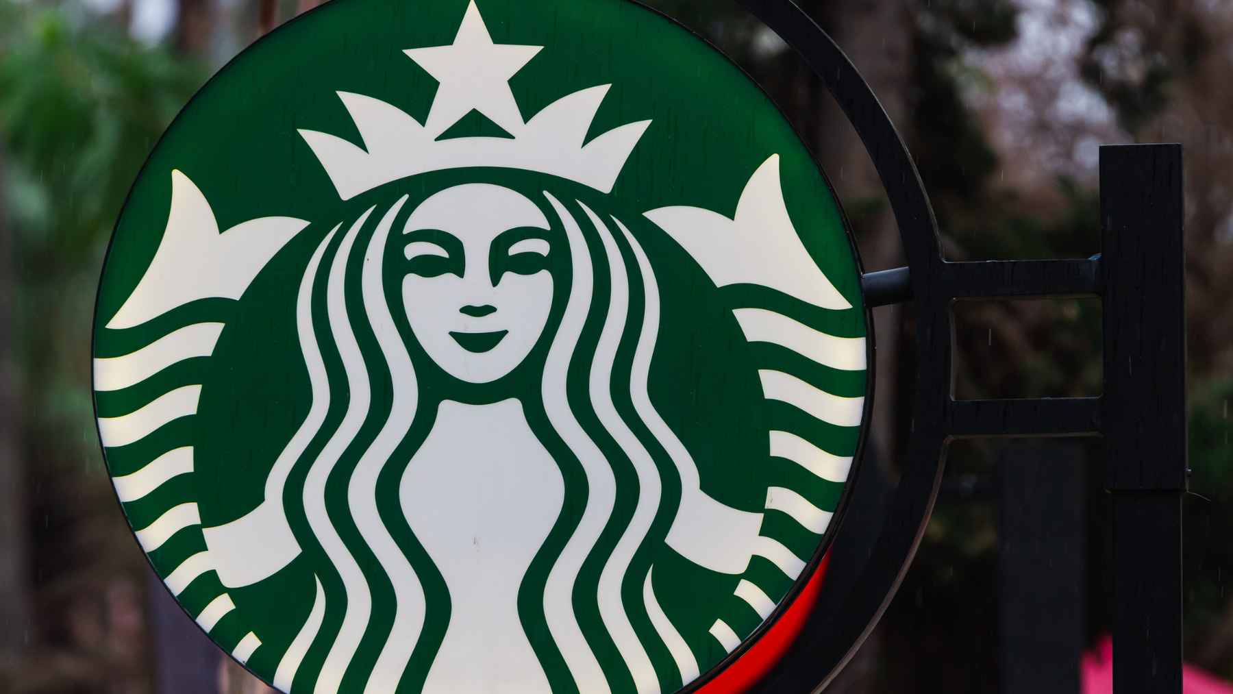 How Starbucks Uses Their POS System to Keep Lines Moving